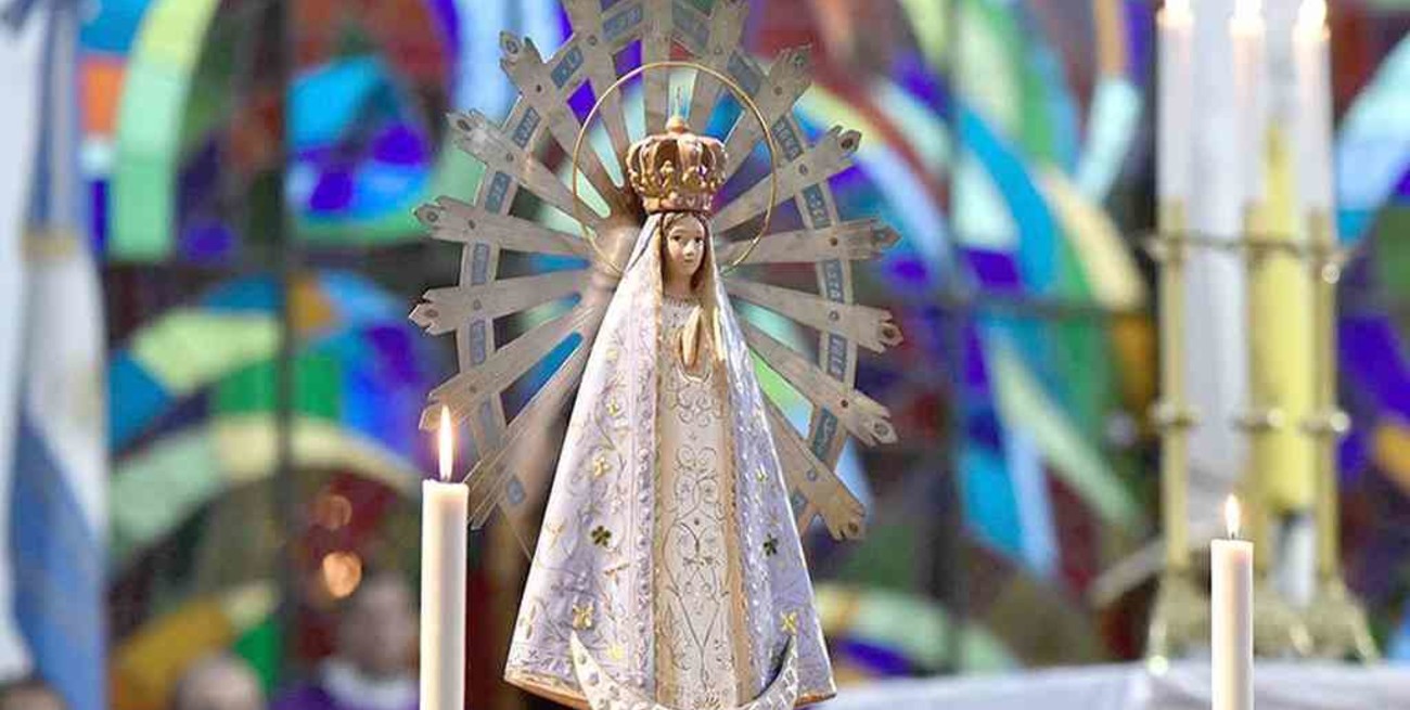 Bajo estrictos protocolos, los fieles peregrinan a la Virgen de Luján en la ciudad de Buenos Aires