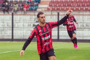 Archivo 10 goles en Patronato. El rendidor charrúa firmó 33 planillas con el  Patrón  y marcó diez veces. Muy peleador en las divididas, es el  9  que quiere Gustavo Munúa para el 2022.