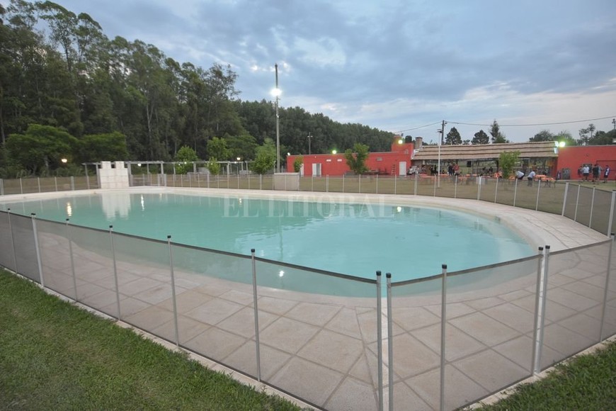 ELLITORAL_438552 |  Manuel Fabatía La pileta, un lugar para disfrutar. Con todas las comodidades para la familia. Allí se llevará a cabo la colonia de vacaciones del verano 2023.