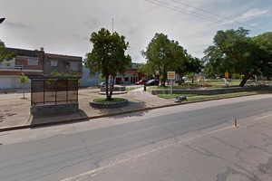 Captura de Pantalla - Google Street View La adolescente fue encontrada en cercanías a la plaza Vucetich, ubicada sobre la Av. Gral. Paz