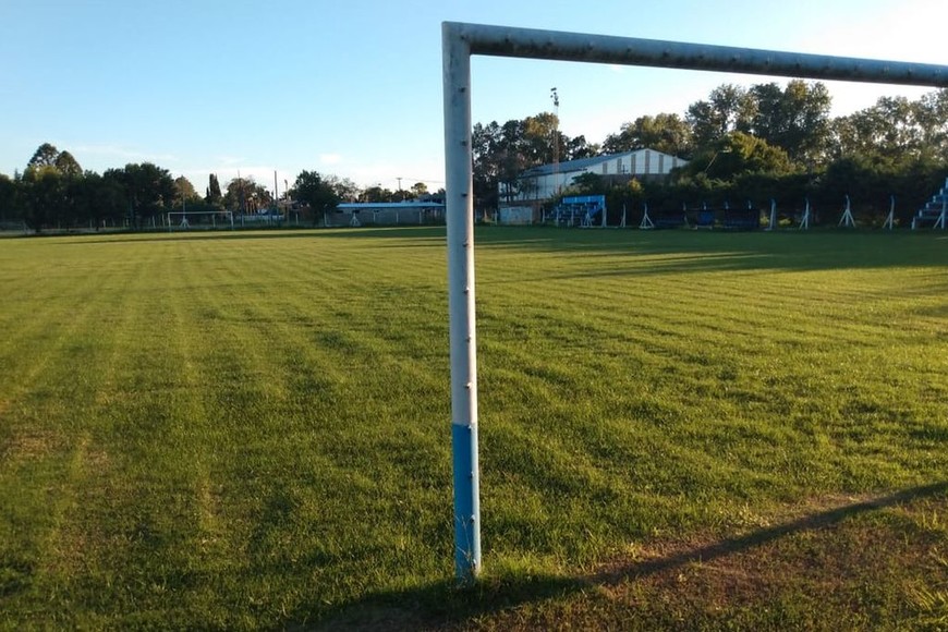 ELLITORAL_431474 |  Gentileza Así luce la cancha de Ciclón Racing. La lluvia benefició al campo de juego que se presentará en óptimas condiciones para el inicio del torneo de verano del próximo lunes a las 20.