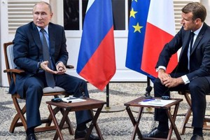 ELLITORAL_435779 |  Gentileza Vladimir Putin recibió a Emmanuel Macron en Moscú. Los unen \\