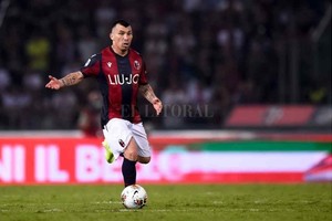 ELLITORAL_381754 |  Gentileza El defensor chileno termina su contrato con Bologna en y podría convertirse en refuerzo de Boca