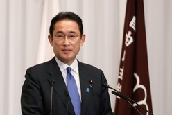 El primer ministro de Japón prometió una fuerte reducción de emisión de gases