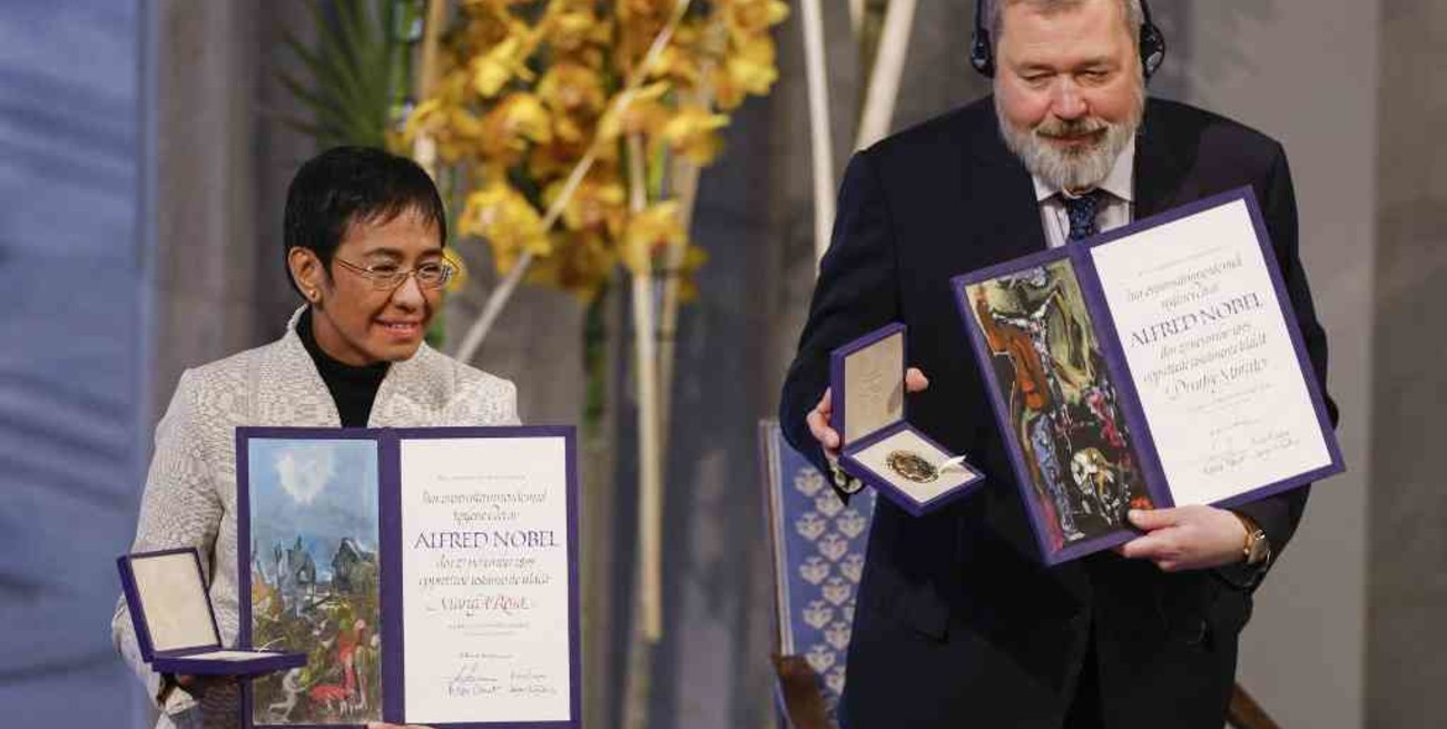 Los periodistas Maria Ressa y Dimitri Muratov recibieron el premio Nobel de la Paz