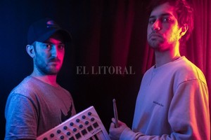 ELLITORAL_417189 |  Gentileza producción El dúo Pedralosa-Tozzoli es una sorpresa que emerge, brota y la abrazamos como si fuese eso que tanto necesitábamos sin saberlo , dicen los músicos.
