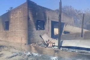 ELLITORAL_393484 |  Gentileza Los efectivos concurrieron hacia el domicilio ubicado a 8 kilómetros del centro de Herradura y advirtieron que la vivienda se encontraba incendiada, mientras que al ingresar hallaron tres cadáveres.