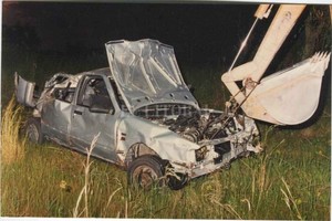 ELLITORAL_429366 |  Archivo El Litoral Imágenes del Renault 19, patente B 2705773, que conducía Carlos Monzón el día de su muerte. Quedó prácticamente destruido por el vuelco.