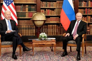 ELLITORAL_422152 |  Archivo Joe Biden y Vladimir Putin se reunieron en junio pasado. El establecimiento de un  cinturón sanitario  en el Este europeo, tal cual había sido pergeñado para contener al comunismo a principios del siglo XX, parece anacrónico.