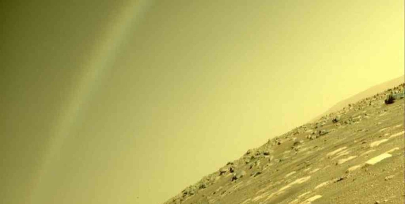 Un misterioso arcoíris fue captado en Marte por el róver Perseverance: la NASA explicó el fenómeno