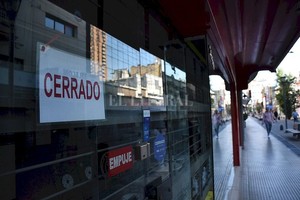 ELLITORAL_382484 |  El Litoral En la noche del miércoles 9 comenzaron a enviarse copias de  la iniciativa del  Ejecutivo a los legisladores.