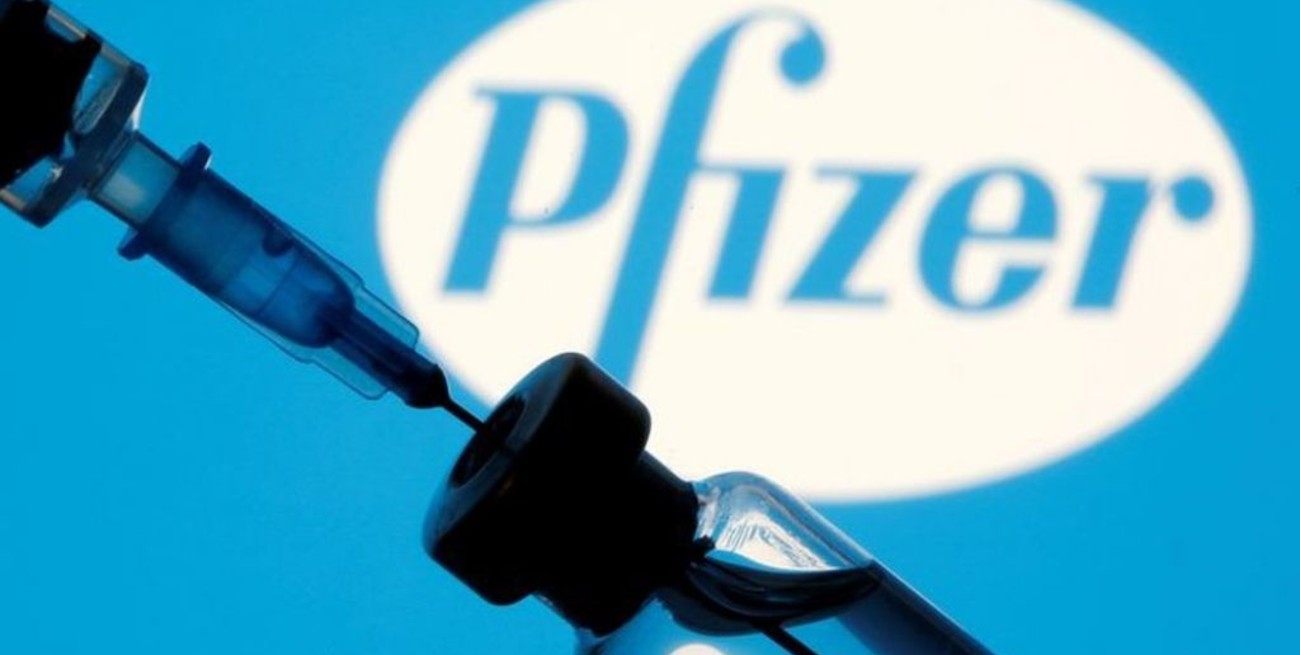 Gobierno evalúa combinar vacunas y dice que el acuerdo con Pfizer está cerca