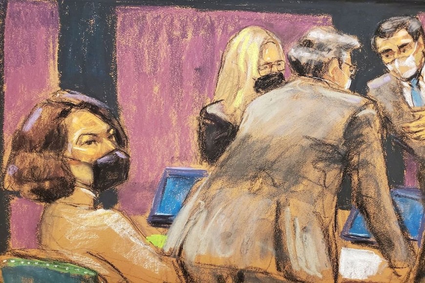 ELLITORAL_427222 |  Reuters La asociada de Jeffrey Epstein, Ghislaine Maxwell, se sienta con los abogados defensores para discutir cómo responder a la nota del jurado, mientras las deliberaciones se extendían a una segunda semana en un bosquejo de la sala de audiencias en la ciudad de Nueva York