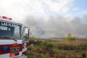 ELLITORAL_129552 |  Archivo El Litoral / Luis Cetraro El miércoles pasado, los bomberos tuvieron que apagar 18 incendios de pastizales en el área metropolitana de Santa Fe.