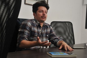 Archivo El Litoral / Flavio Raina Para nosotros existe el fantasma de la vanguardia y el mercado. Con esas dos cosas, los escritores y músicos tenemos que hacer algo .