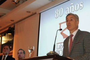 Laboratorio Richmond A la derecha, Marcelo Figueras