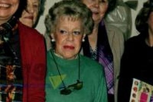 Gentileza Asociación Cooperadora Hospital Iturraspe. Generosa y solidaria. Hurí Antonia Nigro de Tornay falleció el 11 de febrero de este año a los 95. En la foto se la muestra en una de las tantas entregas de donaciones realizadas por la Asociación Cooperadora del Hospital Iturraspe a la comunidad.