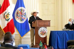 Gentileza Pedro Castillo, presidente de Perú, se dirige a los representantes de la OEA, entidad encabezada por el secretario general Luis Almagro.