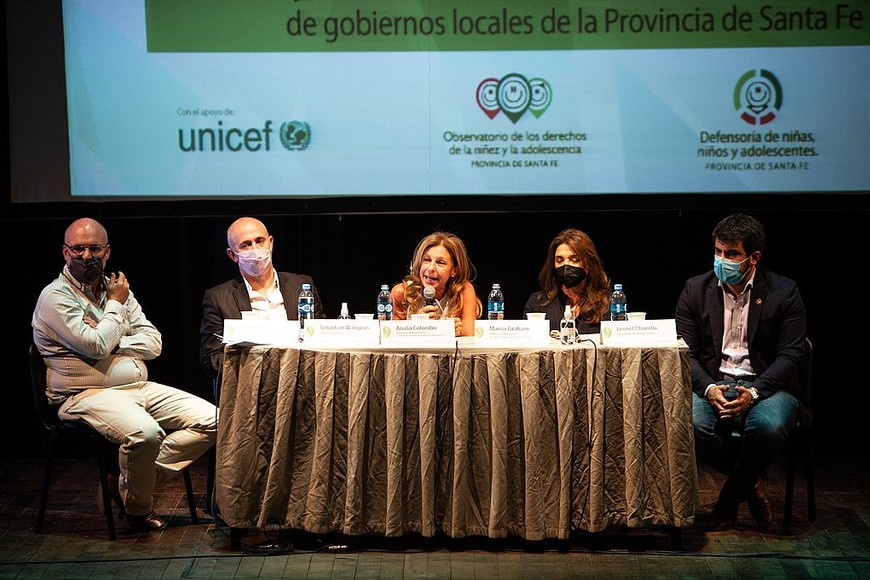 ELLITORAL_421286 |  Gentileza Del cierre del Programa participaron, entre otros, el Defensor del Pueblo Adjunto, Jorge Henn, la Defensora Nacional de NNyA, Marisa Graham, la exministra de Cultura \\