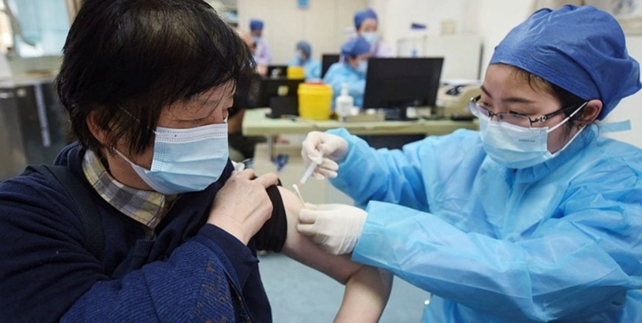 China inmunizó a 1.000 millones de personas con pauta completa