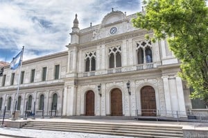 ELLITORAL_411195 |  Gentileza Es necesario que consolidemos este presente y construyamos la Educación que viene en la nueva normalidad , manifestó Mammarella sobre el porvenir de la UNL.