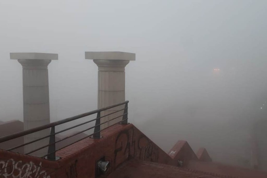 ELLITORAL_384715 |  Mirador Provincial. El río Paraná no se podía ver por la masa nubosa que había descendido en la zona del parque España.