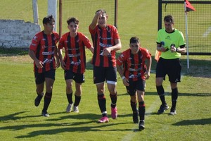 Julián Gómez (prensa Patronato) Uno de los goles ante Independiente, con dedicatoria a su abuela.