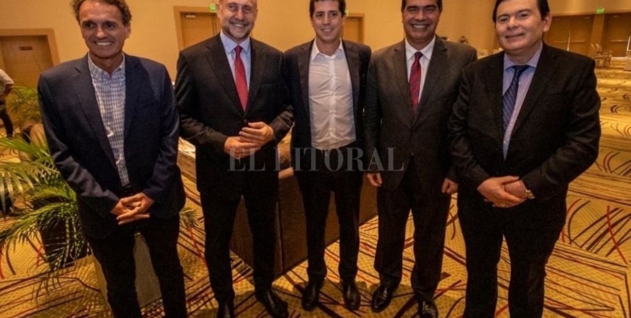 Perotti recibe a los ministros De Pedro y Katopodis, junto a los gobernadores de Chaco y Santiago del Estero