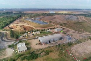 Fernando Nicola (Drone) El Complejo Ambiental funciona desde 2009 al oeste de la avenida Circunvalación.  Es uno de los más grandes del noroeste argentino y recibe los residuos de otras siete localidades , explicó Seguro.