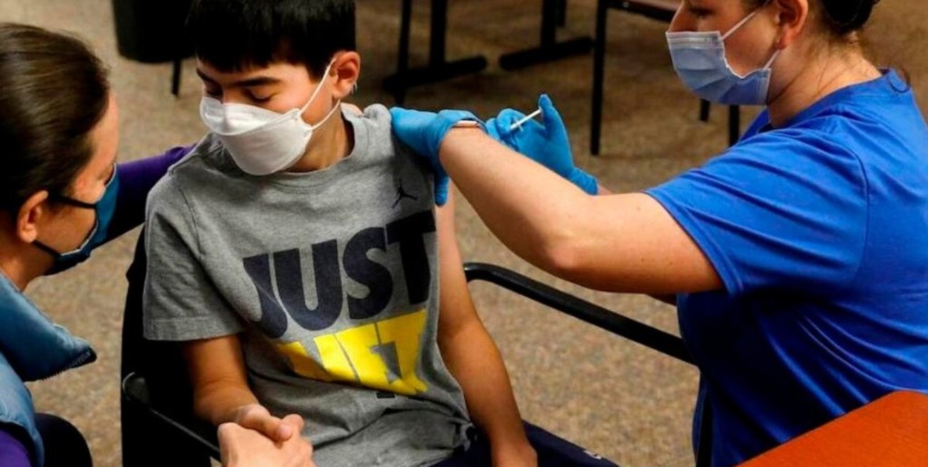 China aprueba uso de la vacuna de Sinopharm en niños y jóvenes
