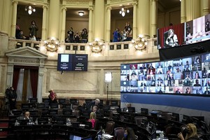 SENADO ARGENTINA El proyecto de ley que establece un marco regulatorio de la cadena de producción, industrialización y comercialización de la planta de cannabis, sus semillas y sus productos derivados para uso industrial y medicinal, incluyendo la investigación científica con vistas a satisfacer el mercado local y generar exportaciones, fue aprobado hoy en la Cámara de Senadores de la Nación.