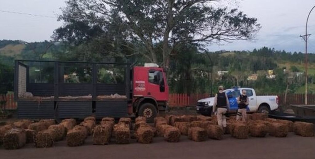Prefectura decomisó un cargamento de más de dos toneladas de tabaco en Misiones