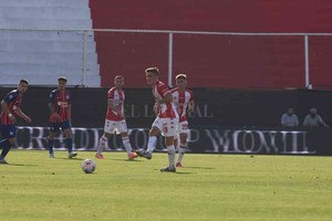 ELLITORAL_396737 |  Mauricio Garín Mauro Pittón está volviendo a ser el jugador que se fue hace dos años de Unión, cuando el club vendió a los dos hermanos a San Lorenzo. Además, es el  sobreviviente , con gol incluido, de aquél último partido en el Tomás Ducó, que terminó en victoria rojiblanca.