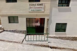 ELLITORAL_410668 |  Captura digital - Google Maps Street View Escuela  Eduardo Casanova , donde se produjo la filmación y que generó el repudio y la protesta de los padres de los alumnos.
