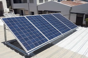 ELLITORAL_231747 |  Gentileza: prensa Gobierno de Santa Fe. Además de la implantación de los paneles, se brindó un curso sobre instalación y funcionamiento de sistemas solares fotovoltaicos de baja potencia.