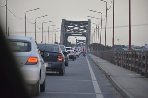 ELLITORAL_424666 |  Manuel Fabatía INSTANTÁNEA -  Tránsito cargado sobre el Carretero