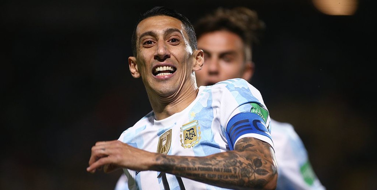 Triunfazo de Argentina en Uruguay: un gol dibujado y el "Dibu" agrandado