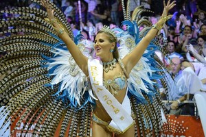 Facebook Oficial Carnaval de Gualeguaychú Florencia Jurado, de la comparsa Papelitos, reina de la última edición del Carnaval del País, es una de las firmantes del comunicado.