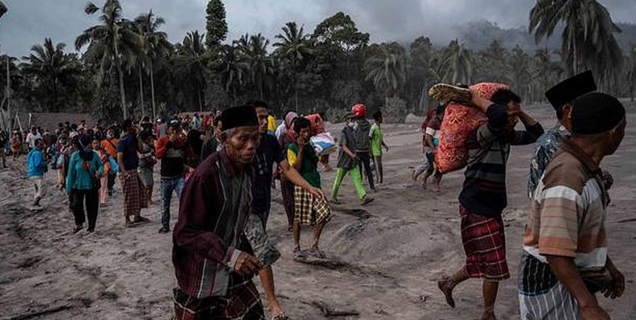Indonesia: elevan a 22 los muertos por erupción de volcán Semeru 