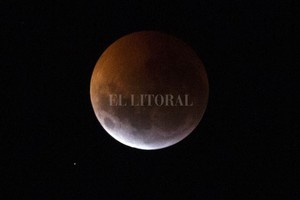 ELLITORAL_418972 |  Archivo El eclipse se podrá observar esta madrugada