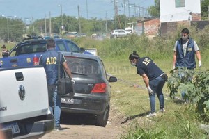 ELLITORAL_439014 |  Flavio Raina. Gastón Cabrera (36) fue encontrado maniatado dentro de su vehículo en Naciones Unidas y Suipacha, esto es, en la zona conocida como  El Triángulo , en el acceso a Villa Oculta.
