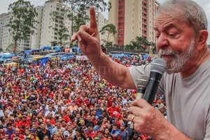 ELLITORAL_219837 |  Facebook Partido de los Trabajadores El expresidente Luiz Inacio Lula da Silva fue inscripto como candidato a la presidencia. Las encuestas lo favorecen para ganar en segunda vuelta.