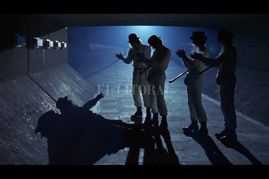 ELLITORAL_425626 |  Warner Bros., Hawk Films D.R