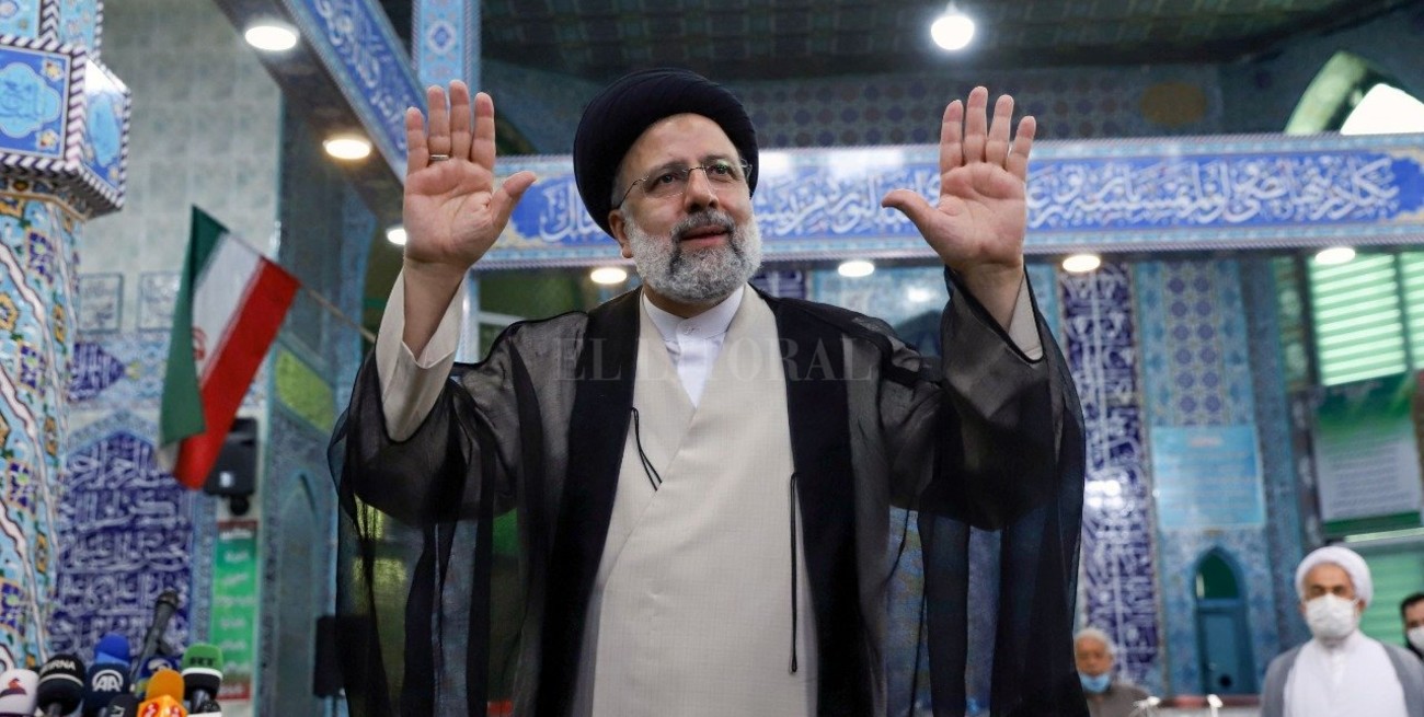 El conservador Ebrahim Raisi fue electo presidente de Irán en primera vuelta