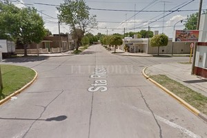 ELLITORAL_204700 |  Captura digital Google Maps Street View Intersección de las calles Acuña y Santa Rosa, en Rafaela.
