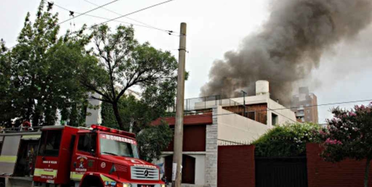 Un incendio en Rosario dejó sin casa a una familia