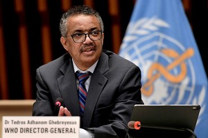 ELLITORAL_402663 |  Reuters FILE PHOTO: World Health Organization (WHO) Director-General Tedros Adhanom Ghebreyesus attends a news conference in Geneva Switzerland July 3, 2020. Fabrice Coffrini/Pool via REUTERS/File Photo
