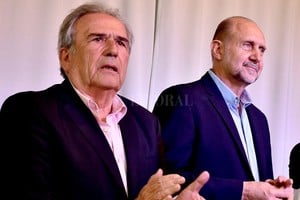 Archivo El Litoral / Guillermo Di Salvatore Ricardo Olivera, actual presidente del partido, y Omar Perotti, gobernador de la provincia.