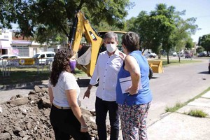 ELLITORAL_361536 |  Gentileza Municipalidad de Santa Fe El intendente Emilio Jatón recorrió los trabajos que se llevan adelante en Aristóbulo del Valle.