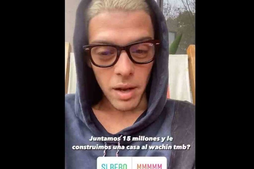 ELLITORAL_402798 |  Instagram El pedido de Santi Maratea para ayudar al joven que corta el pelo a cambio de materiales para construir su casa.